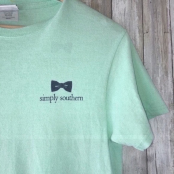 Simply Southern Green Giraffe Tee - Picture 2 of 5